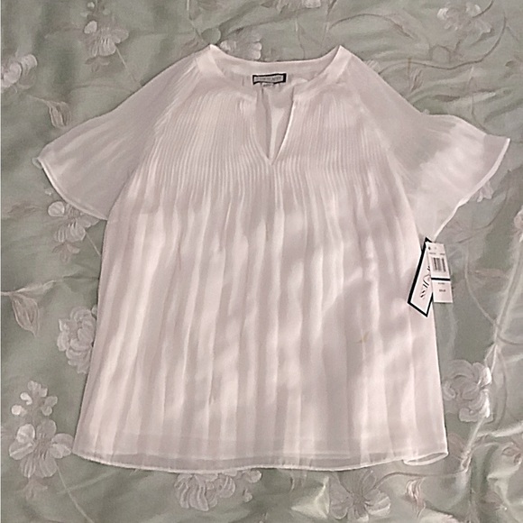 Women's Flutter Sleeve Top - Picture 5 of 8